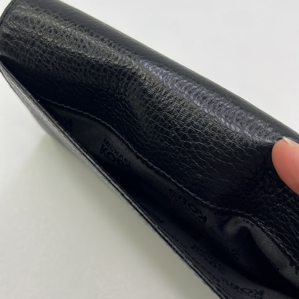 MIICHAEL KORS Black Fulton Flap Leather Wallet With Gold Colored LOGO - Picture 6 of 6